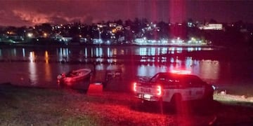 Lago San Roque. Personal del Duar rescató a cuatro deportistas este lunes. (Gentileza El Doce)
