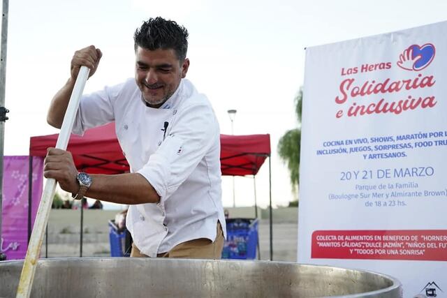 Javier Sosa, chef solidario, fue quien estuvo a cargo de la cocina de alto gurmet.