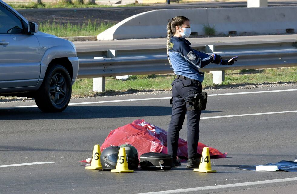 Fatal accidente en Maipú: dobló en U y mató a un motociclista de 65 años