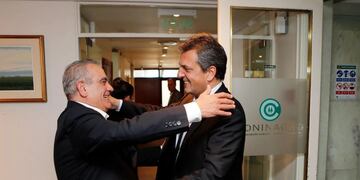 Sergio Massa junto al presidente de Coninagro, Carlos Iannizzotto.
