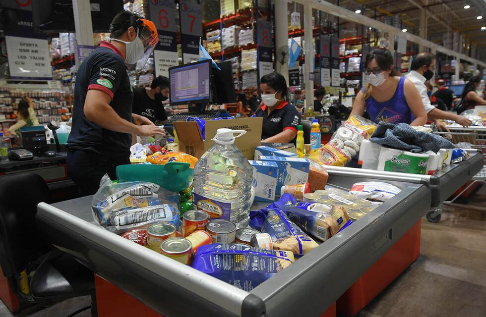 Una familia para no ser pobre en abril necesitó casi $57 mil en Mendoza