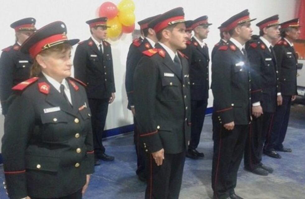 Diamante sigue en alerta: llegaron bomberos de Crespo para asistir