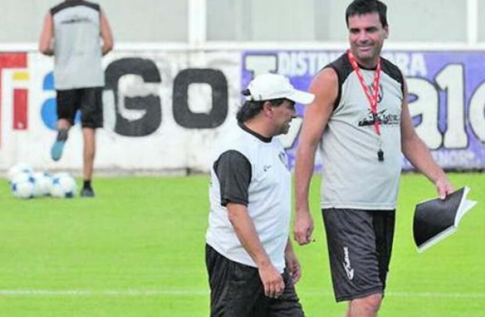 Coleoni analiza variantes para reemplazar a Cristian Vega