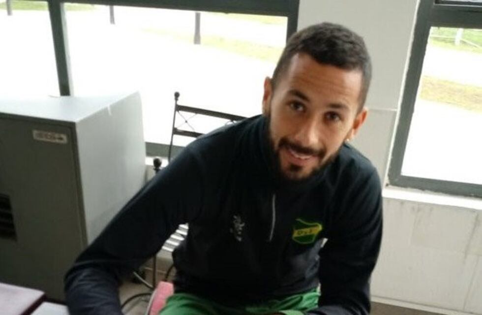 El mendocino Larrondo firmó en Defensa y Justicia