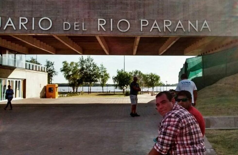 En apenas dos horas se agotaron las entradas para recorrer el Acuario en su día inaugural