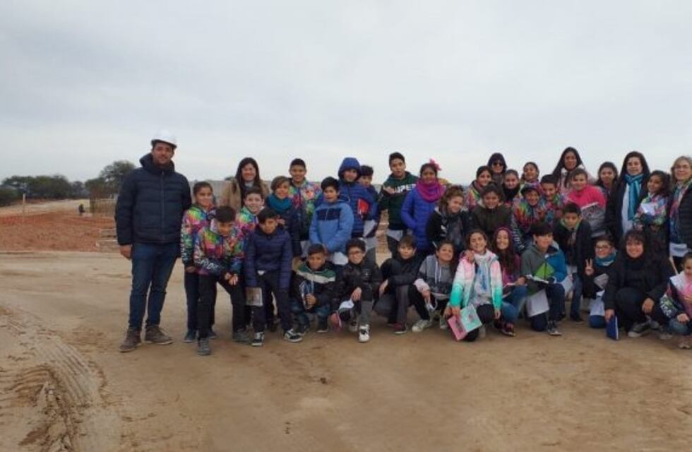 Mina Calvero: alumnos visitaron las plantas de tratamiento de residuos y a la obra de cloacas