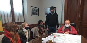 Proyecto Hortícola presentado por alumnos de Cresta al Intendente Sánchez