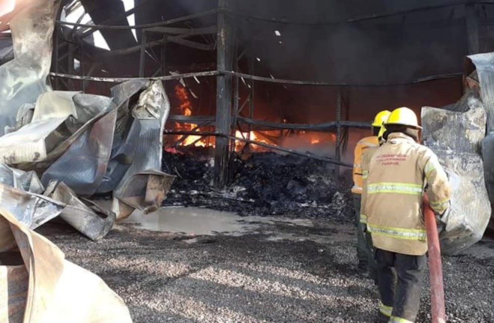 Habló el dueño de la librería incendiada: "lo que se quemó no fue Celeste y Blanca, fue la mercadería"