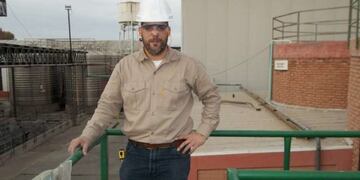 Mauricio Barreda es de San Martín\u002E Diseñó un asistente de respirador que ahora será fabricado en serie\u002E Se llama AR\u002E Foto: Gentileza\u002E