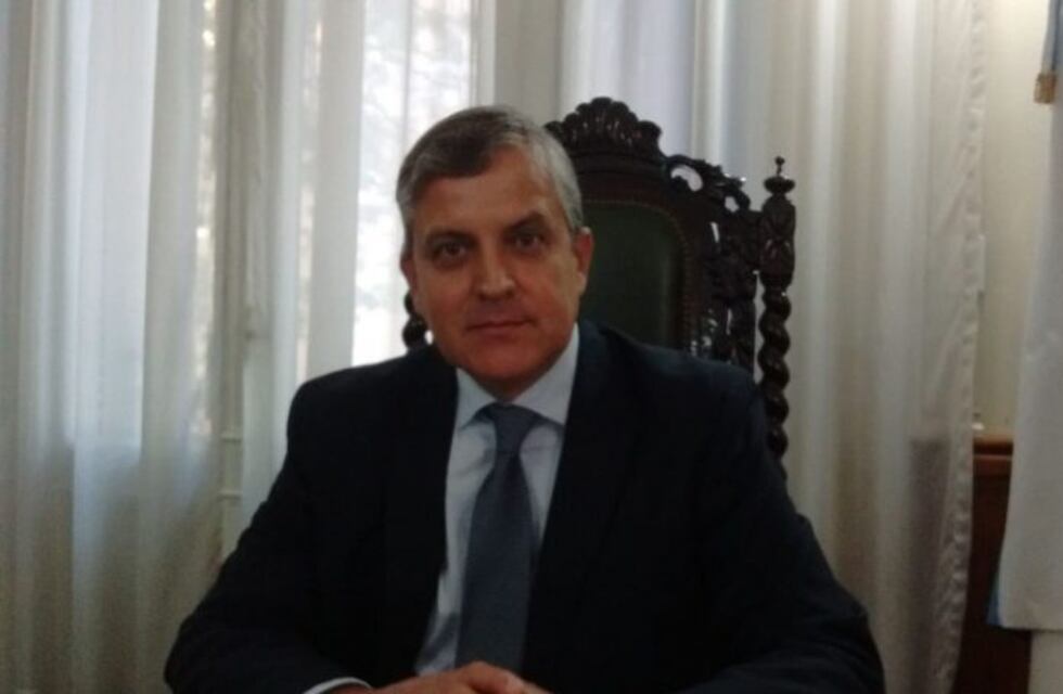 El perfil del doctor Daniel Leiva