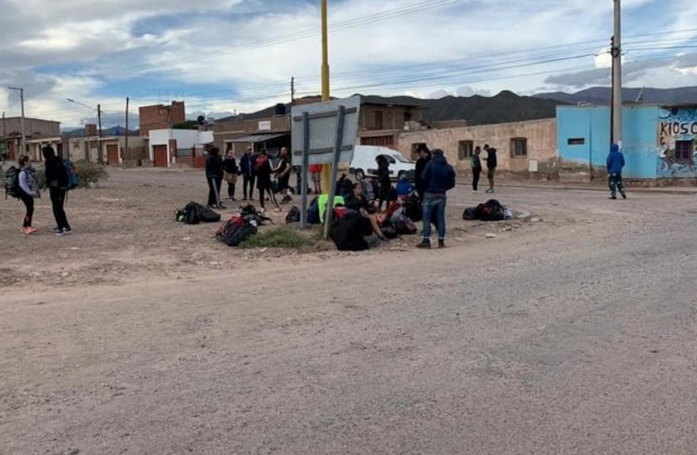 En Humahuaca "dejaron abandonados" a turistas que venían de Salta