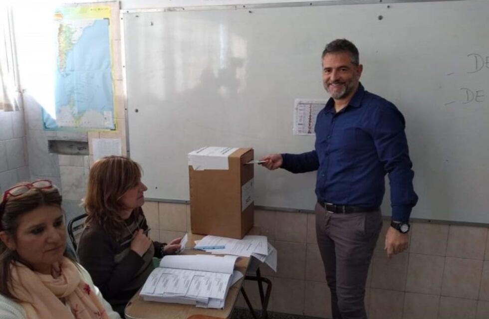 Elecciones en Carlos Paz: votó Víctor Curvino