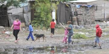 El Gobierno busca achicar la brecha de indigencia.