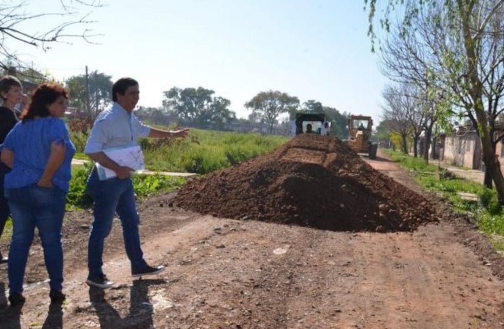 Enripiaron 16 calles del barrio Don Santiago