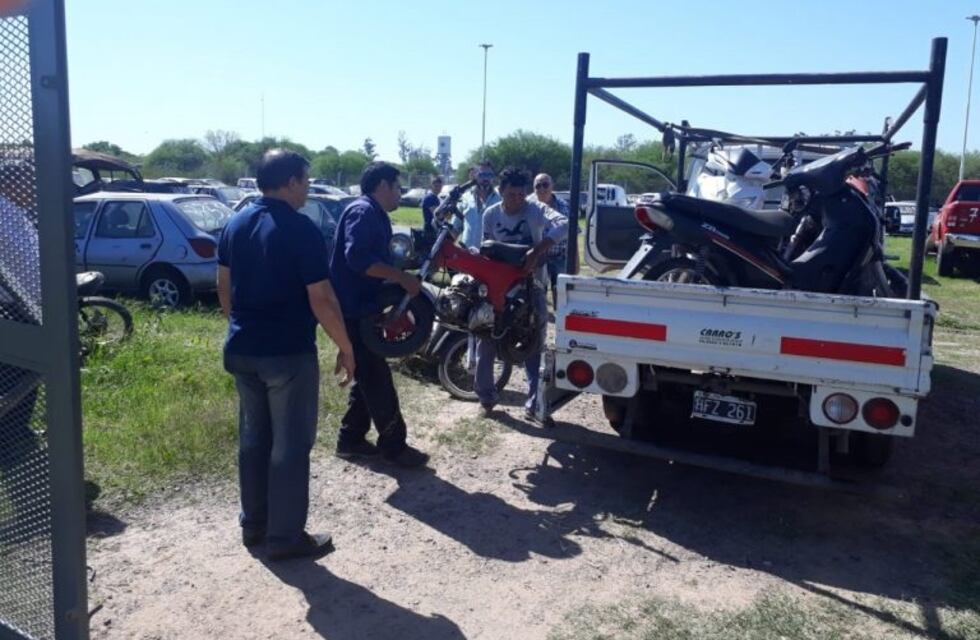 Con la entrega de 9 motos, avanza el desarrollo de vehículos adaptados para discapacitados