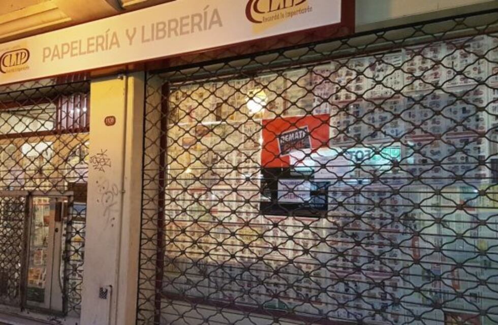 Cierra una librería mendocina y remata sus libros a $2