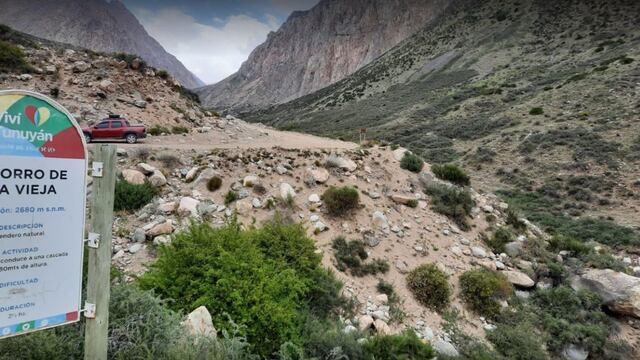 Sendero de Chorro de la Vieja o Guardia Vieja, a 12 km del manzano Histórico, en Tunuyán.