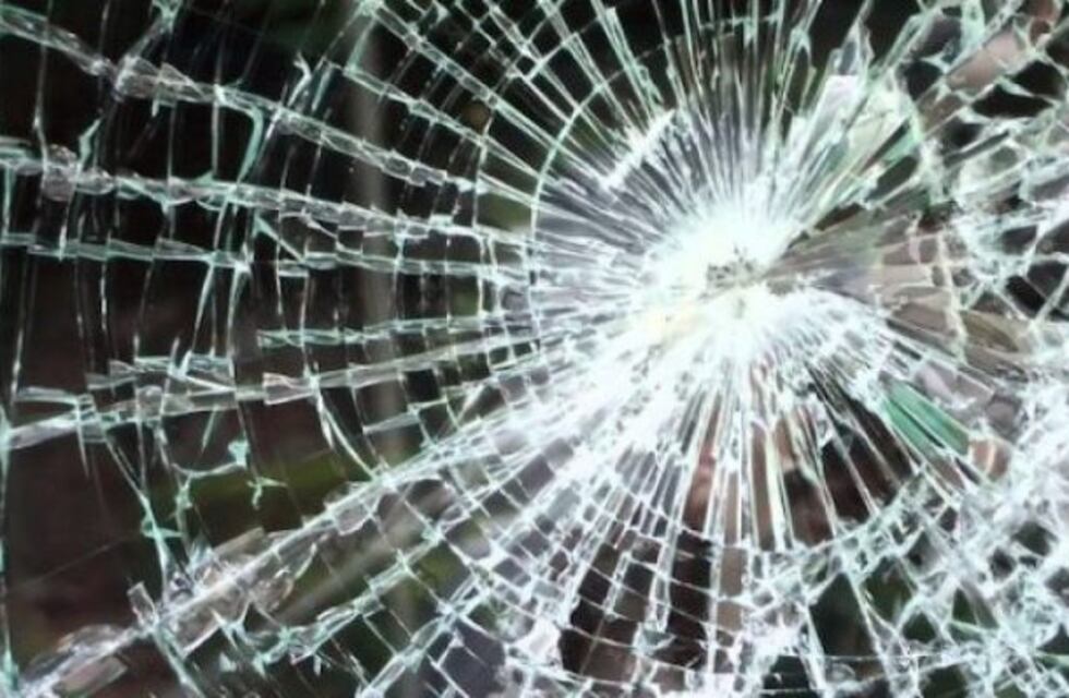 Violencia pura: así destruyen los vidrios de los autos para robar en Córdoba