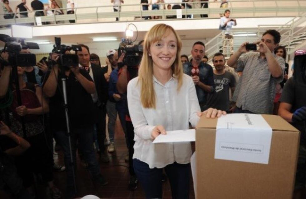 Anabel Fernández Sagasti: "Lamento que el Gobernador se vaya enojado y rompiendo la ley"