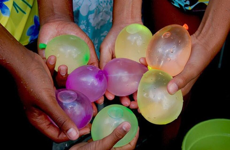 El mal tiempo y el récord de interesados obligó a reprogramar la guerra de bombuchas