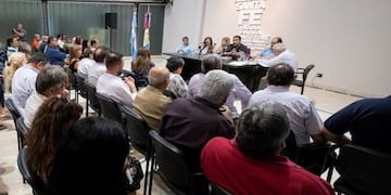Los Municipales salieron a pedir urgente apertura de paritarias\u002E (Festram)
