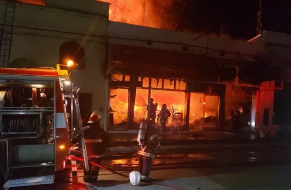 El fuego destruyó una casa de electrodomésticos en Chajarí