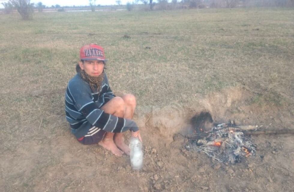 Paso tres días arriba de una canoa pinchada y sin un remo, se salvó de milagro