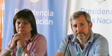 El ministro del Interior, Rogelio Frigerio, convocó a una reunión para este miércoles a los gobernadores de tres provincias patagónicas y a la ministra de Seguridad, Patricia Bullrich, para trabajar en torno de la desaparición de Santiago Maldonado\u002E