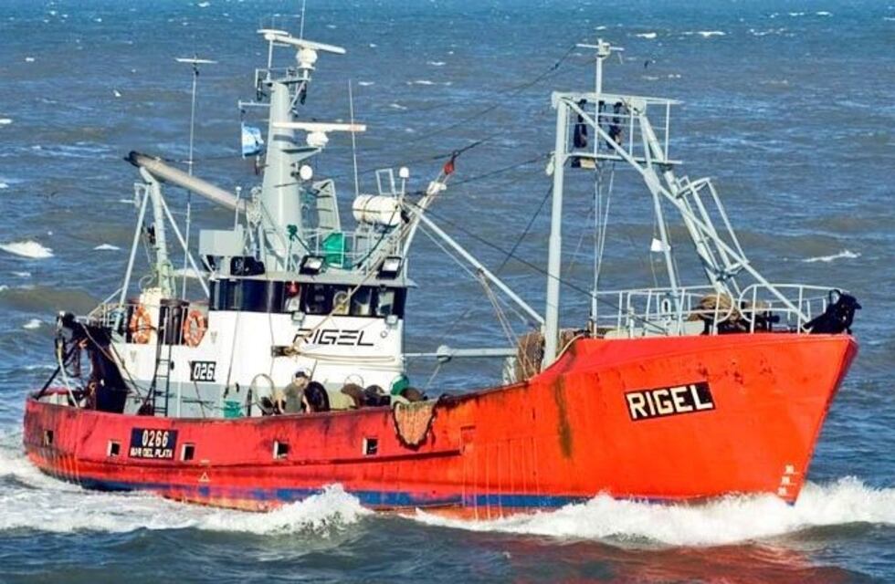 El video de uno de los tripulantes sobre el buque Rigel: "Está medio podrido"