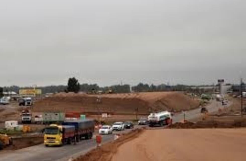 Obras en la autopista de Bahía: desvían el tránsito vehicular