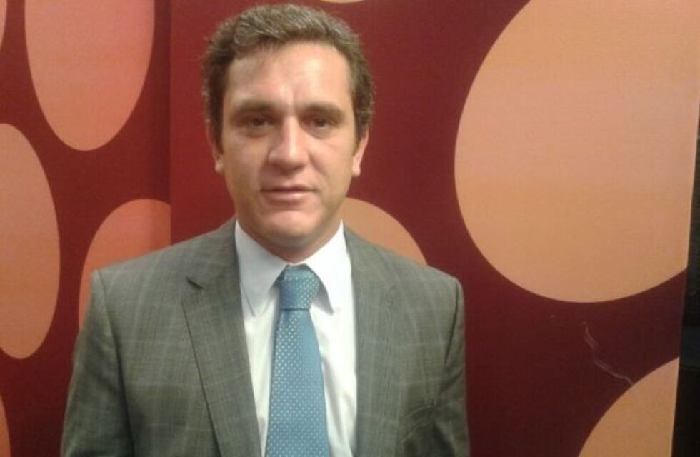 David Mizrahi: "Es un papelón que restringe el acceso a la educación de los jóvenes"