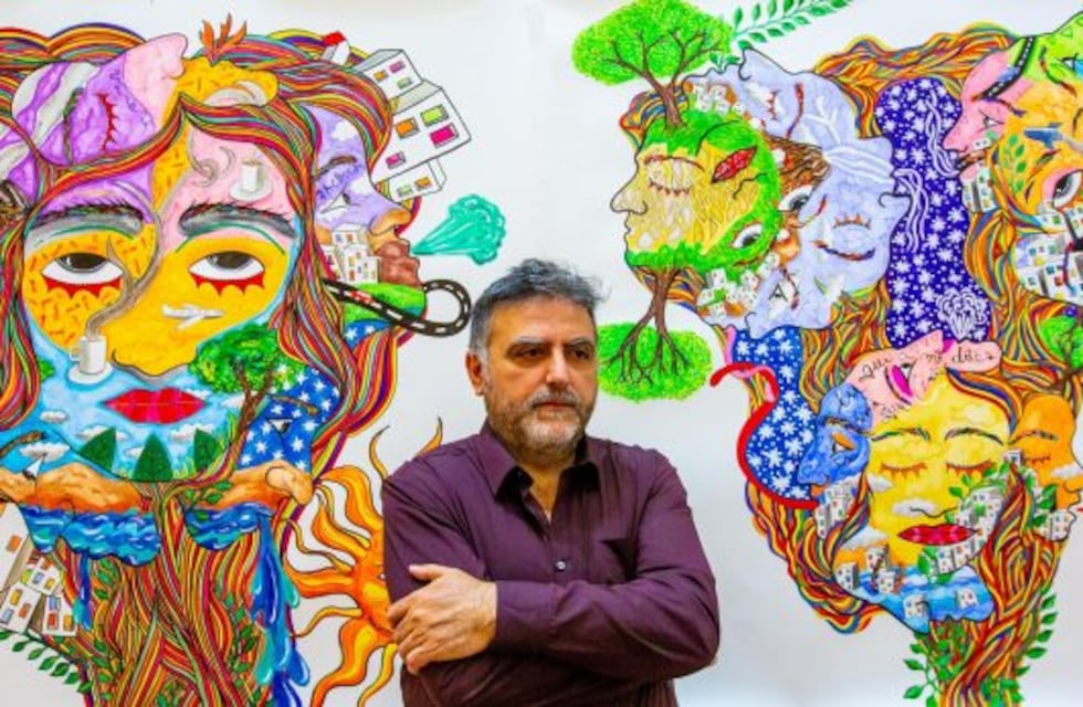 El artista salteño Roly Arias expone sus obras en un supermercado