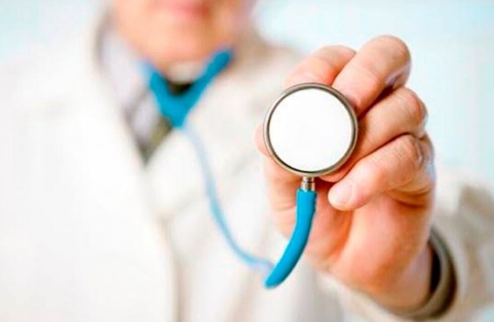 Salud llama a concurso para cubrir 50 cargos de profesionales médicos