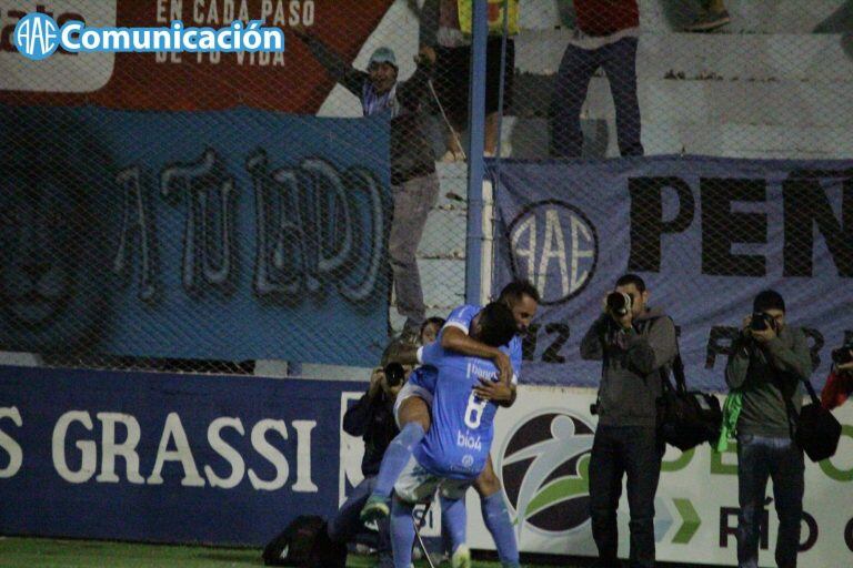 Estudiantes de Río Cuarto avanza y se ilusiona con la B nacional