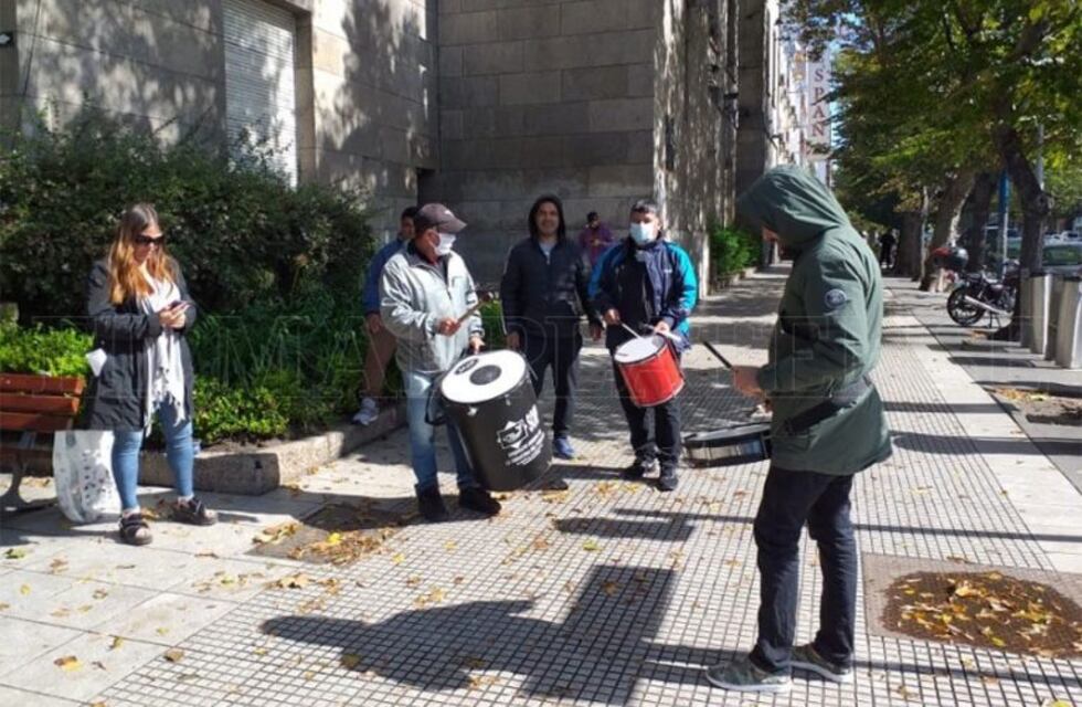 Obreros del pescado de Mar del Plata piden alimentos para sobrellevar la crisis económica