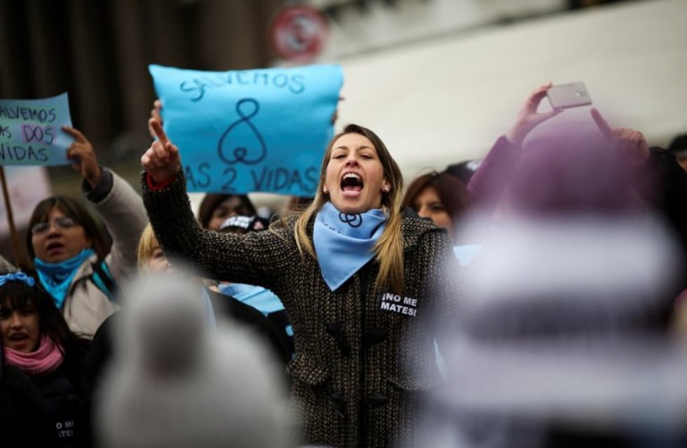 Según una encuesta, el 49% de la población está en contra del aborto legal