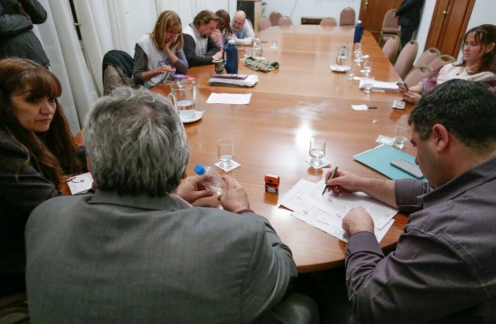 Conflicto docente: cuarto intermedio y el lunes continua la paritaria