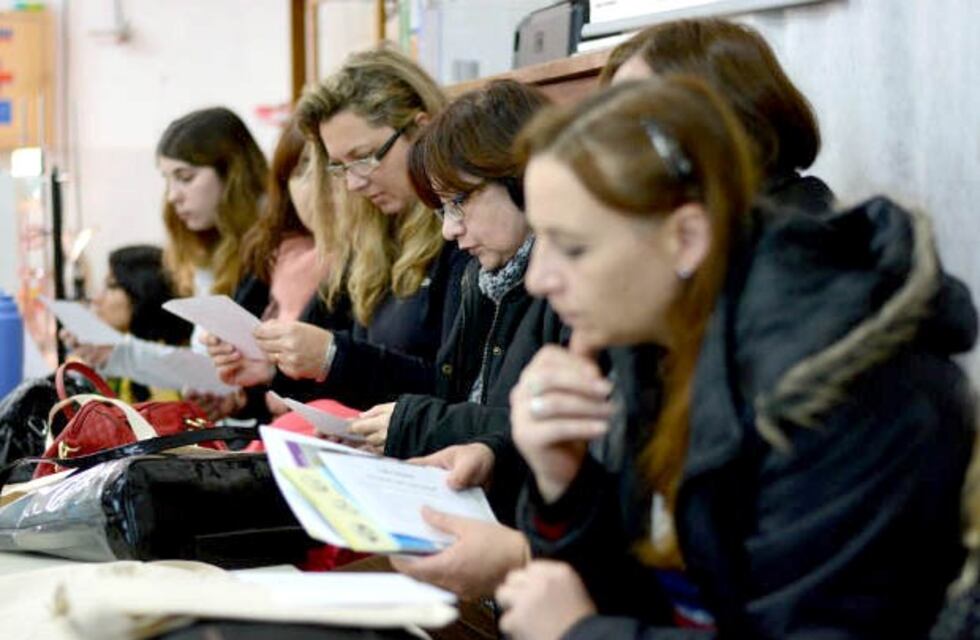 A partir del 25 de febrero, controlarán los títulos de los docentes de Salta