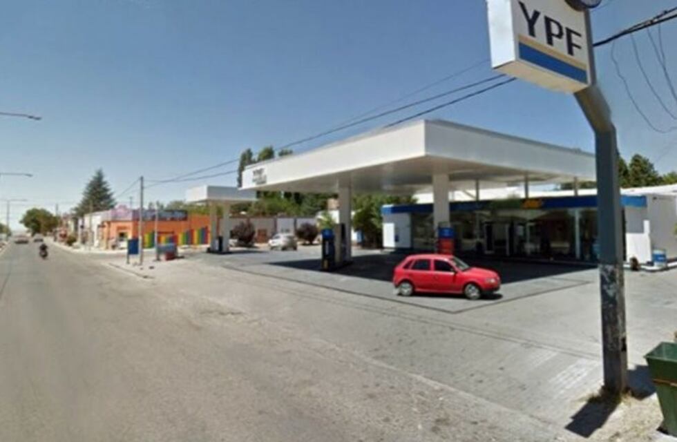 La Plata: se hicieron llenar el tanque de nafta y luego robaron la recaudación de los playeros