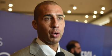 Former French-Argentine footballer David Trezeguet speaks to the pres at the South American Football Confederation's (Conmebol) headquarters in Luque, Paraguay, on May 17, 2017 during a meeting to discuss strategies about how the new football should be developed in the region\u002E / AFP PHOTO / Norberto DUARTE paraguay luque David Trezeguet apertura simposio global del presente y futuro del futbol sudamericano simposio en la sede de la Conmebol