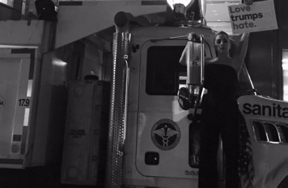 La furia de las estrellas y cantantes tras la derrota de Hillary Clinton