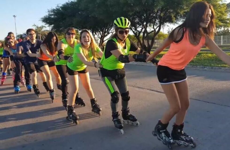 "Los Rollers Go", medio de transporte y entrenamiento al aire libre en Santiago del Estero