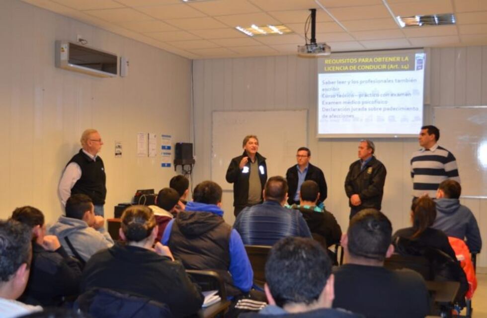 Policías se capacitan en manejo defensivo en el IAPG