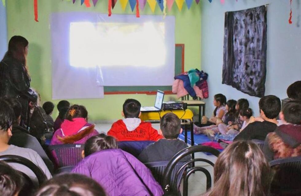 Inicia el ciclo de cine en los barrios