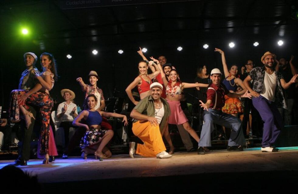 Salsa Sinfónica brilló en el balneario municipal