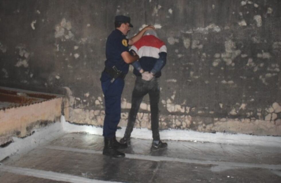 Hacía un boquete para entrar a robar y fue detenido