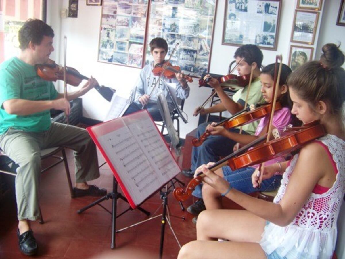 Talleres de arte gratuitos para los jóvenes de Iguazú