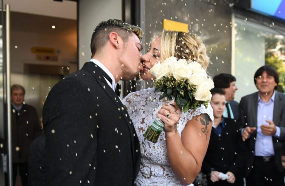 Las fotos del emotivo casamiento de Mónica Farro y su joven novio personal trainer