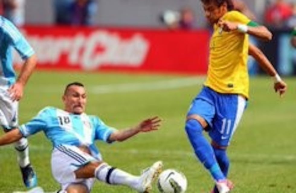 ¿Neymar y Ronaldinho vienen a la despedida del Cholo Guiñazú?