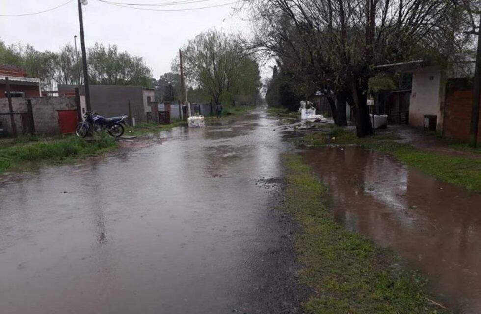 Tras el temporal del fin de semana, varios barrios se encuentran anegados y sin luz